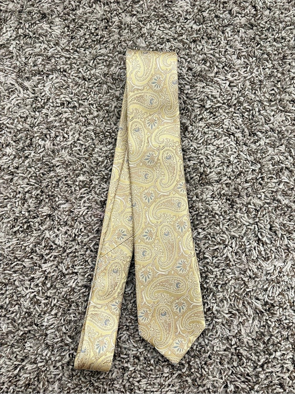 Joseph Abboud Men's Paisley Tie in Yellow & Blue Like New